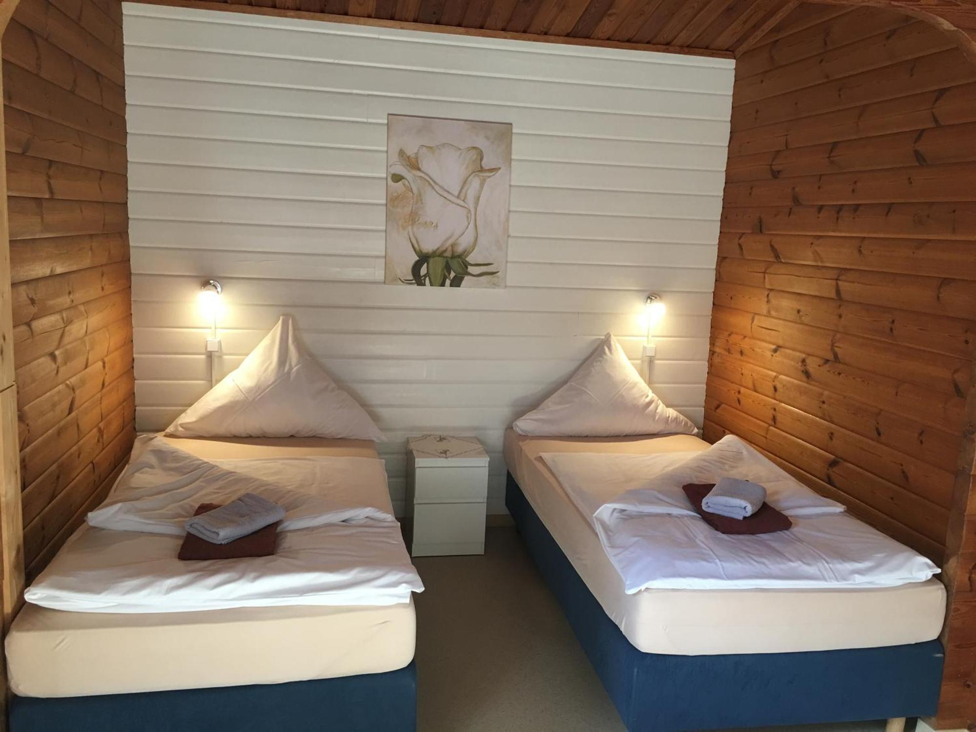 Abb Sportcenter Gaensefurth, Doppelzimmer Ohne Kueche, Standard Doppelzimmer Mit Kueche 헤클링언 외부 사진