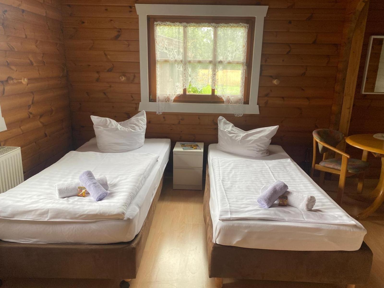 Abb Sportcenter Gaensefurth, Doppelzimmer Ohne Kueche, Standard Doppelzimmer Mit Kueche 헤클링언 외부 사진