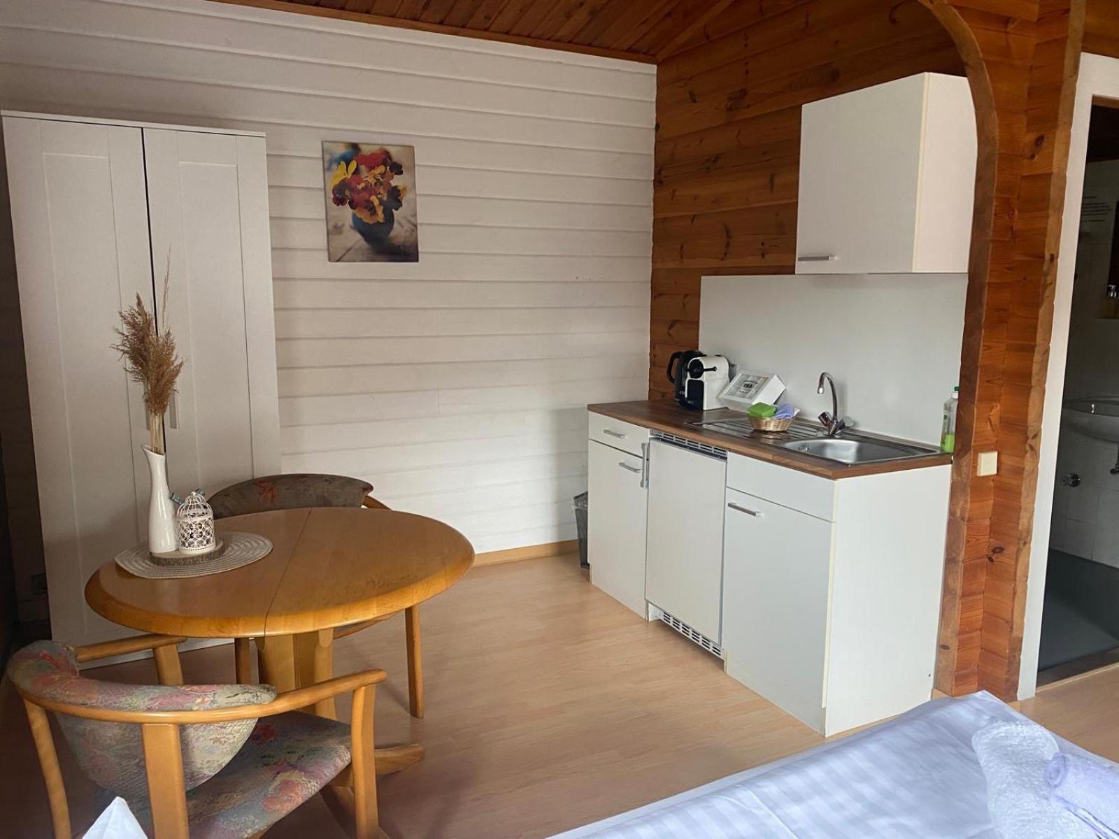 Abb Sportcenter Gaensefurth, Doppelzimmer Ohne Kueche, Standard Doppelzimmer Mit Kueche 헤클링언 외부 사진